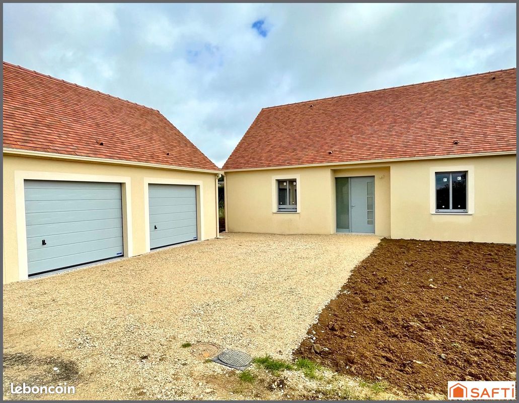 Grundstück in Mer, France 5885m², Nr. 72695