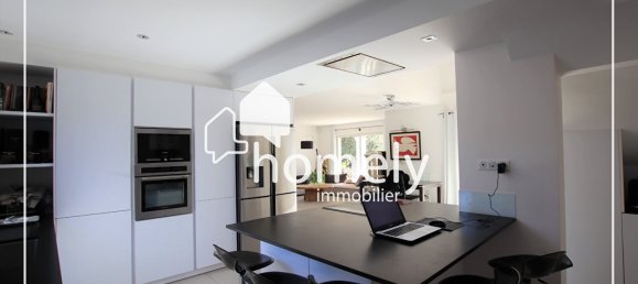 5 bedrooms House in Velaux, France No. 194889 3