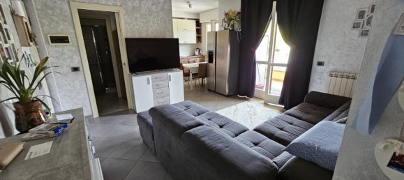 2 bedrooms Apartment in Carrara, Italy No. 31106 8