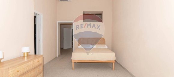 2 bedrooms House in Syracuse, Italy No. 320345 2