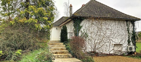 4 bedrooms House in Saint-Gervais-la-Foret, France No. 258654 5