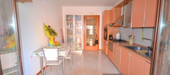8 rooms Apartment in Città della Pieve, Italy No. 133888 4