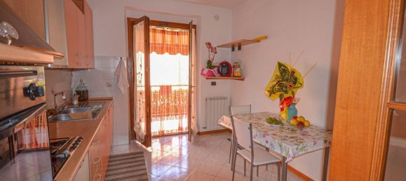 8 rooms Apartment in Città della Pieve, Italy No. 133888 2
