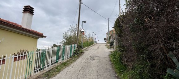 2غرفة منزل في Pianella, Italy رقم 151362 4