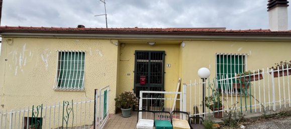 2غرفة منزل في Pianella, Italy رقم 151362 3