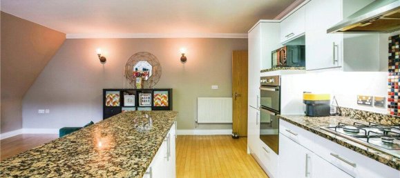 3 bedrooms Apartment in Kenley, United Kingdom No. 8031 32