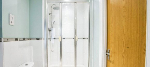 3 bedrooms Apartment in Kenley, United Kingdom No. 8031 52