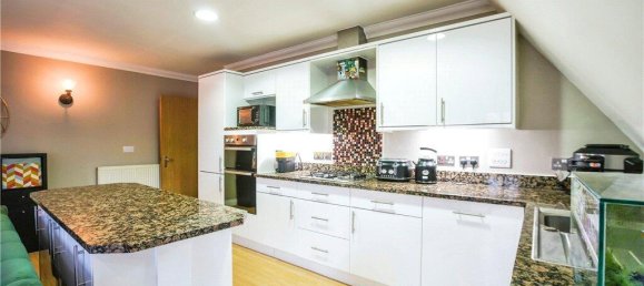 3 bedrooms Apartment in Kenley, United Kingdom No. 8031 24