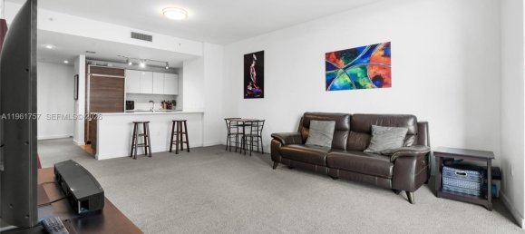 1 dormitorio propiedad comercial en venta en Miami, Miami-Dade, Florida, USA № 614435 8