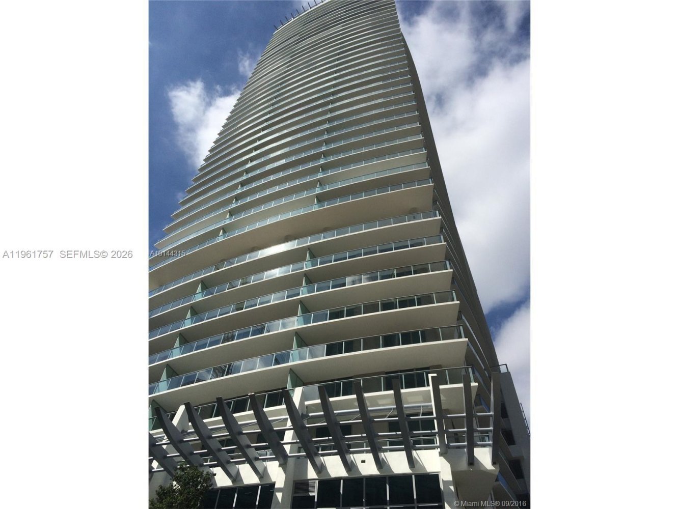 1 dormitorio propiedad comercial en venta en Miami, Miami-Dade, Florida, USA № 614435
