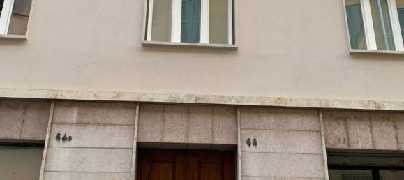 2غرفة شقة في Mantua, Italy رقم 247460 3