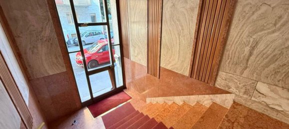 2غرفة شقة في Turin, Italy رقم 37781 3