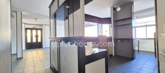 325m² Building in Bitche, France No. 189446 8