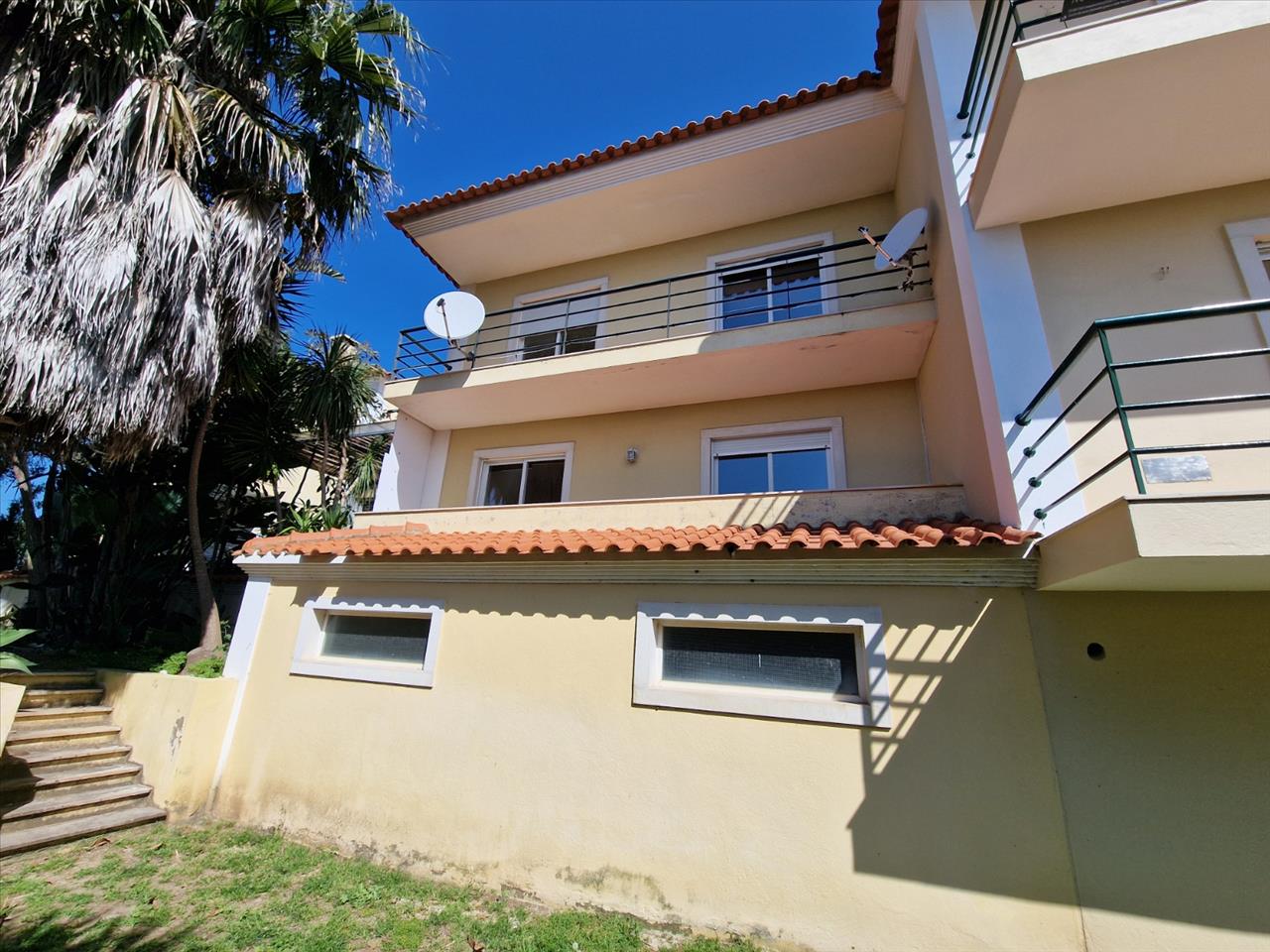 3 bedrooms Villa in Cascais, Portugal No. 329835