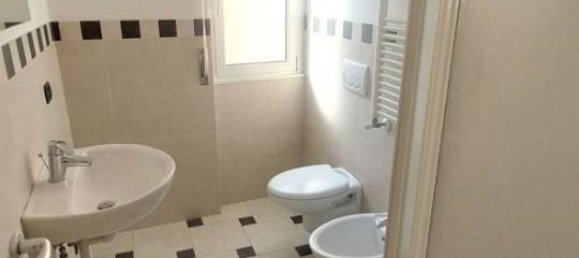 3-salle Appartement à Rapallo, Italy No. 41984 7