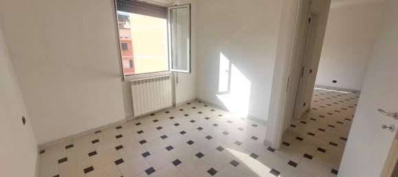 3-salle Appartement à Rapallo, Italy No. 41984 9