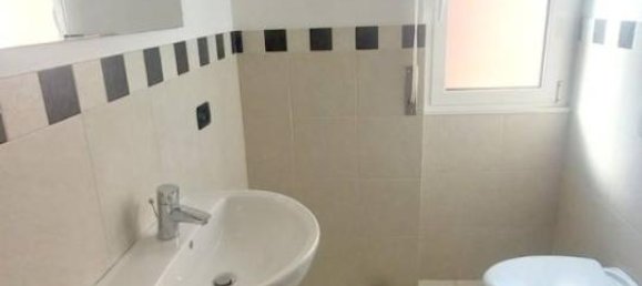 3-salle Appartement à Rapallo, Italy No. 41984 8