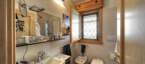 1 bedroom Apartment in Rome, Italy No. 142980 10