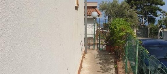 Вилла с 4 комнатами в Мессина, Италия № 18143 11