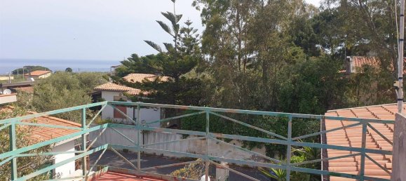 Вилла с 4 комнатами в Мессина, Италия № 18143 3