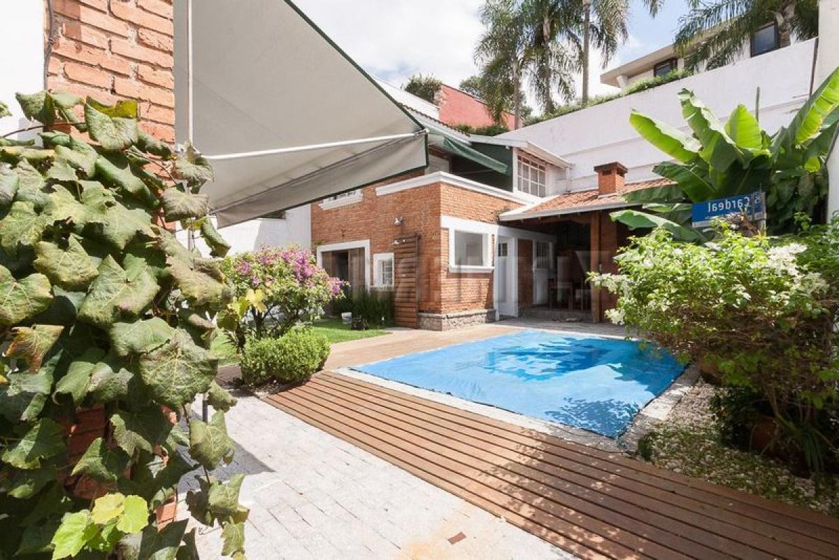 Casa de 4 dormitorios en Sao Paulo, Brazil No. 524806