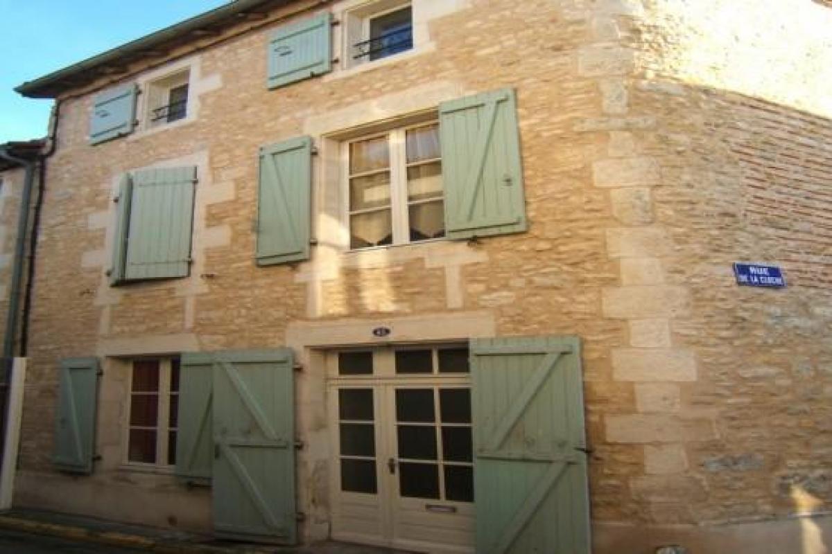 4 bedrooms House in Ruffec, France No. 21919