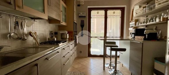 4-salle Appartement à Turin, Italy No. 273055 10
