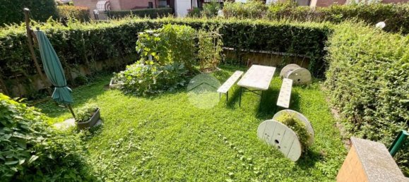 4-salle Appartement à Turin, Italy No. 273055 6