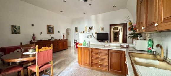 5 rooms Apartment in Naples, Italy No. 15070 68