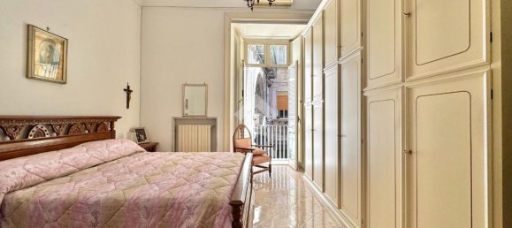 5 rooms Apartment in Naples, Italy No. 15070 76