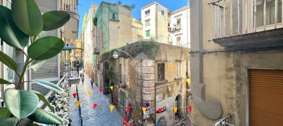 5 rooms Apartment in Naples, Italy No. 15070 13