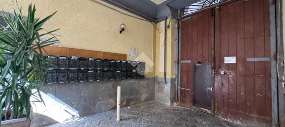 5 rooms Apartment in Naples, Italy No. 15070 56