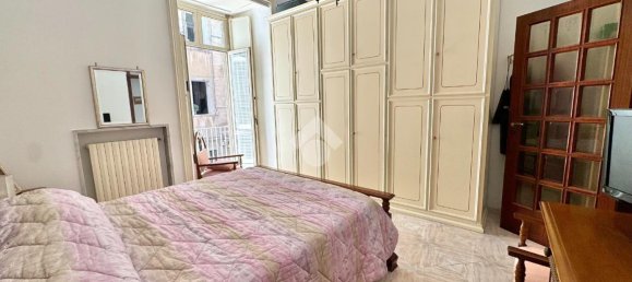 5 rooms Apartment in Naples, Italy No. 15070 9