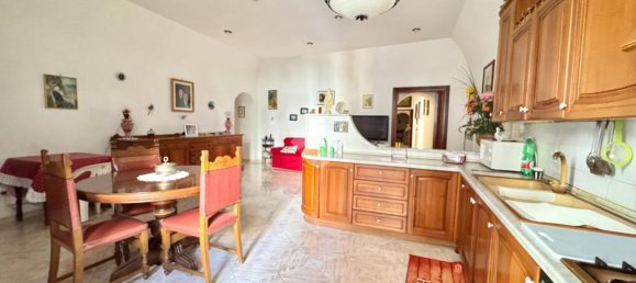 5 rooms Apartment in Naples, Italy No. 15070 28