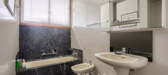 4 bedrooms House in Garches, France No. 172979 6