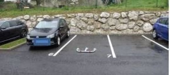 Parking à Niederneukirchen, Austria No. 239757 2