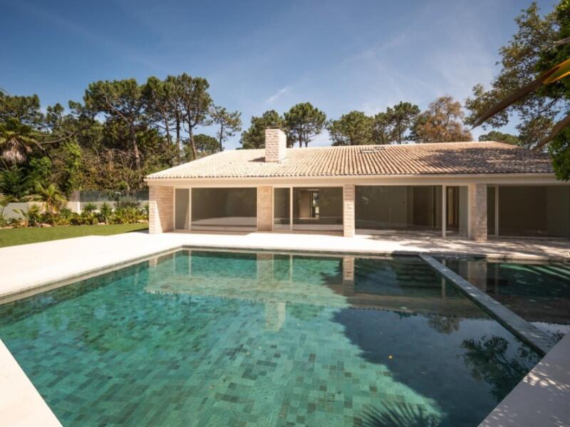 4 bedrooms Villa in Cascais, Portugal No. 337990