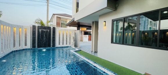 4 bedrooms Cafe / restaurant in Pattaya, Thailand No. 19373 8