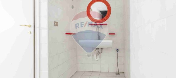 3 rooms Commercial property in Tradate, Italy No. 235092 10