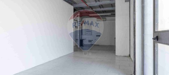 3 rooms Commercial property in Tradate, Italy No. 235092 22