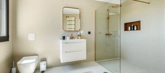 Villa de 7 dormitorios en Marbella, Spain No. 33847 33