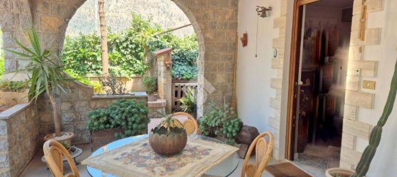 3 bedrooms Villa in Monreale, Italy No. 122736 3