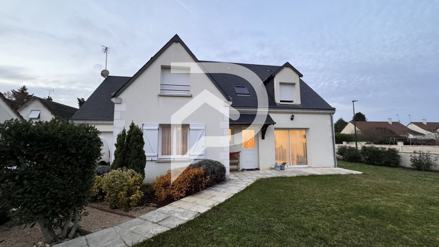 4 Schlafzimmer Haus in Saint-Gervais-la-Foret, France, Nr. 48881