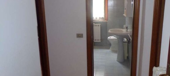 3 rooms Apartment in Monte San Vito, Italy No. 8820 12