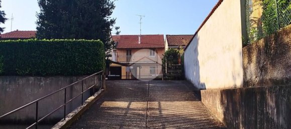 13m² Garage in Bollate, Italy No. 230023 13