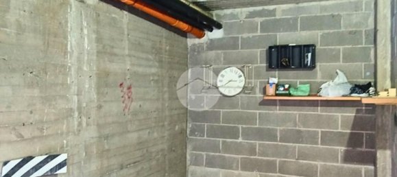 13m² Garage in Bollate, Italy No. 230023 7