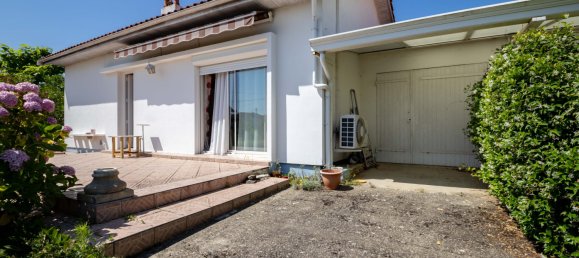 Casa de 3 dormitorios en Cenon, France No. 277862 3