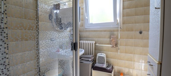 Casa de 3 dormitorios en Cenon, France No. 277862 2