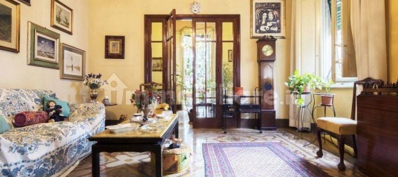 6 bedrooms Villa in Lucca, Italy No. 137669 5