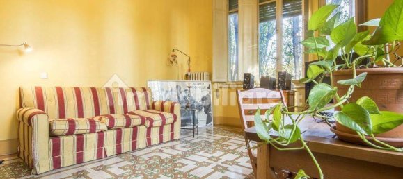 6 bedrooms Villa in Lucca, Italy No. 137669 9
